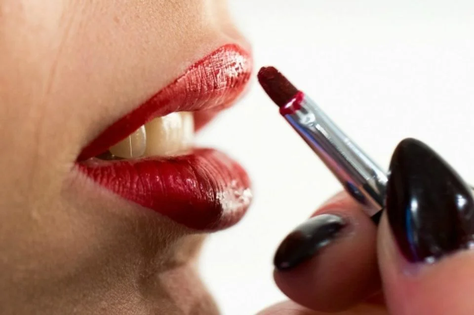 Ecco come applicare il rossetto in modo perfetto e senza sbavature