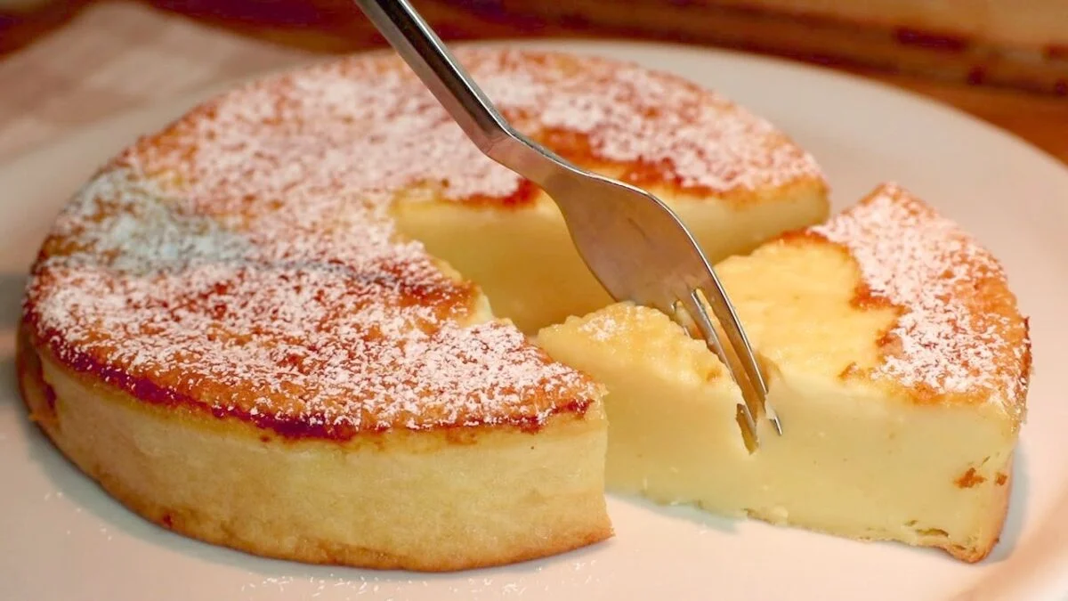 La torta super cremosa 3 ingredienti: è buonissima e leggera, senza grassi e senza lievito