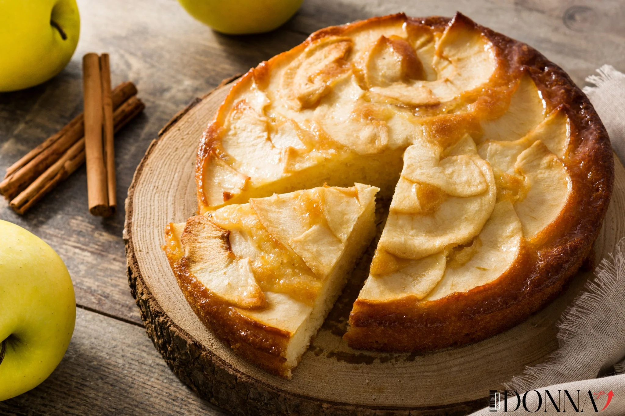 Torta di mele e Cannella: senza burro e olio, solo 150 kcal!