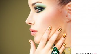 Unghie glam: a Natale spopola la manicure ricoperta d’oro!