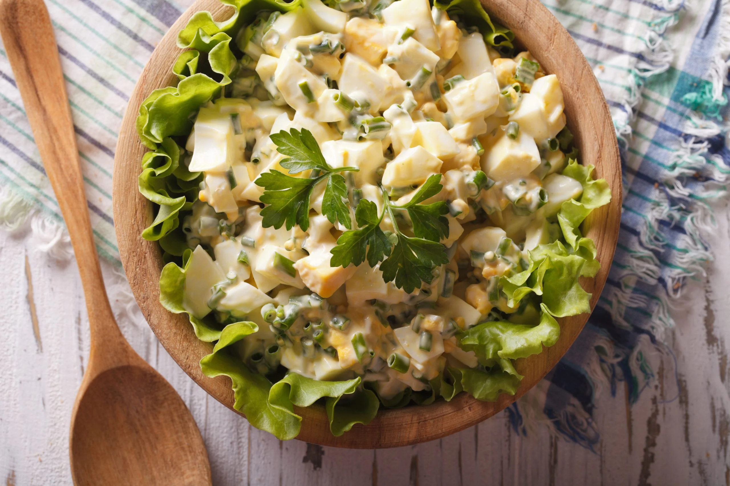 Insalata di funghi e patate, cremosa e pronta in soli 10 minuti!