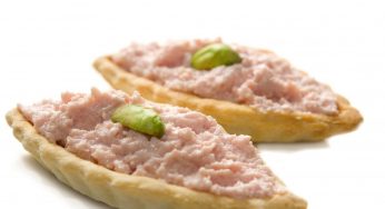 Tartine con mousse di mortadella: una sfoglia croccante dal ripieno cremoso