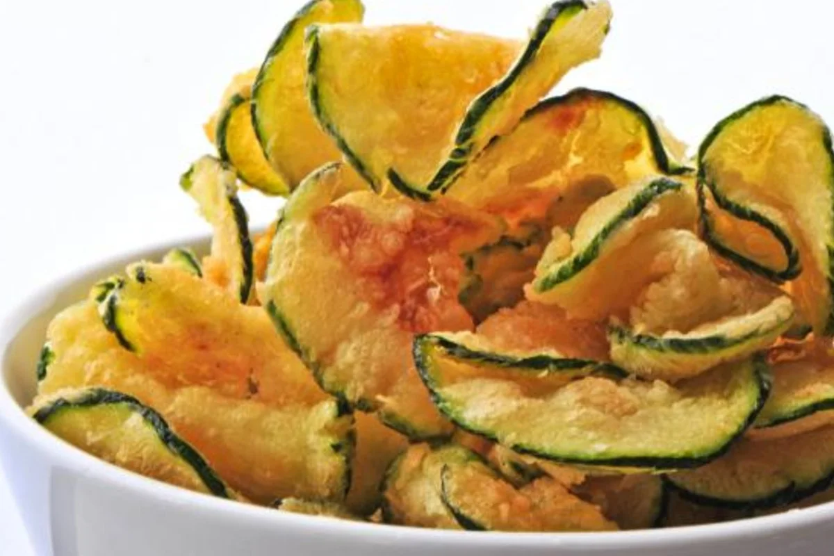 Chips di zucchine: leggerissime e tanto più buone delle patatine!