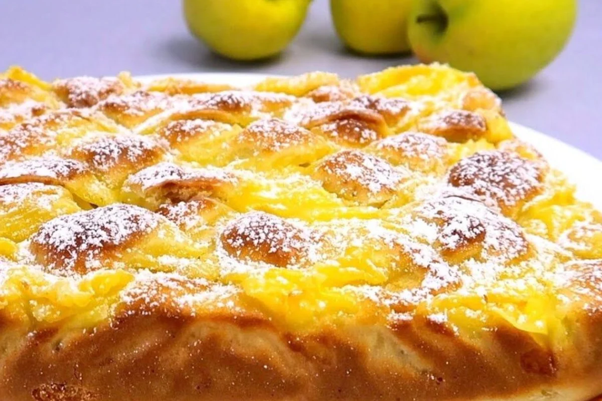 Torta mele buona e bella da vedere: pronta in pochi minuti, soffice e cremosa!