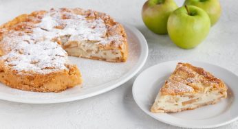 Torta di mele ripiena di golosa crema alla ricotta