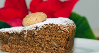 Torta con cioccolato fondente e amaretti: golosissima e morbida!