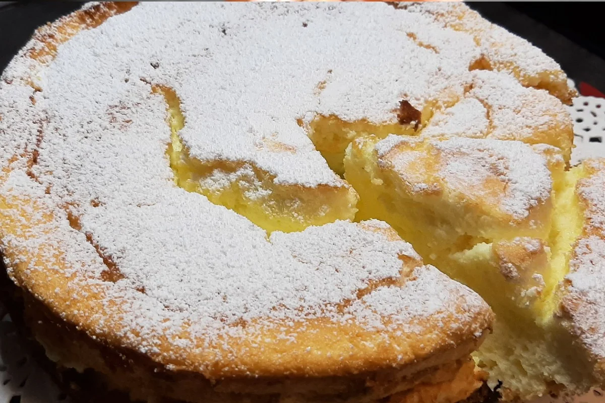 Torta allo yogurt: niente farina, niente burro. Si scioglie in bocca! 140 Kcal