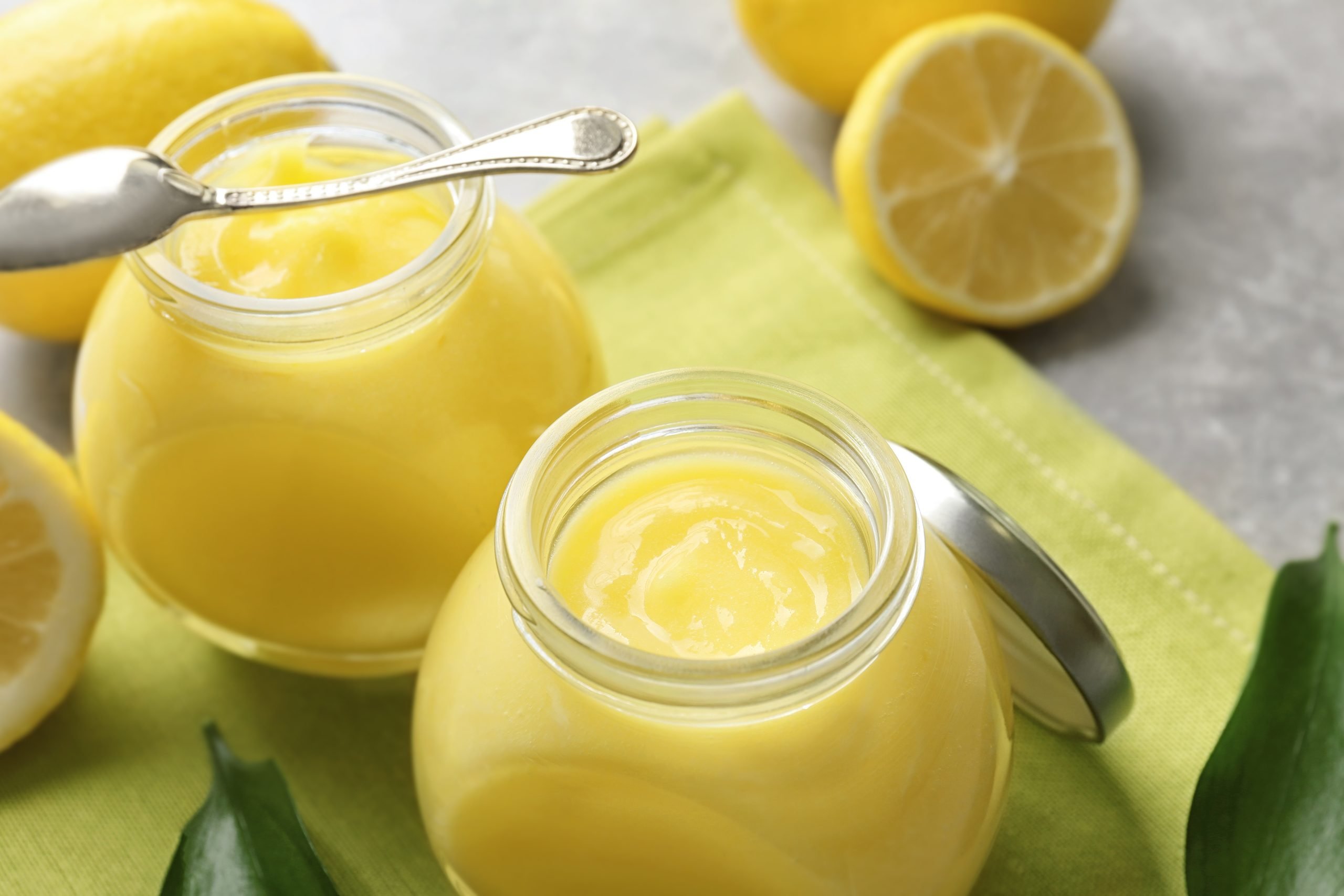 Лимонное масло рецепт. Заварной лимонный курд. Лимонный крем курд. Десерт с лимонным курдом. Лимонный заварной крем.