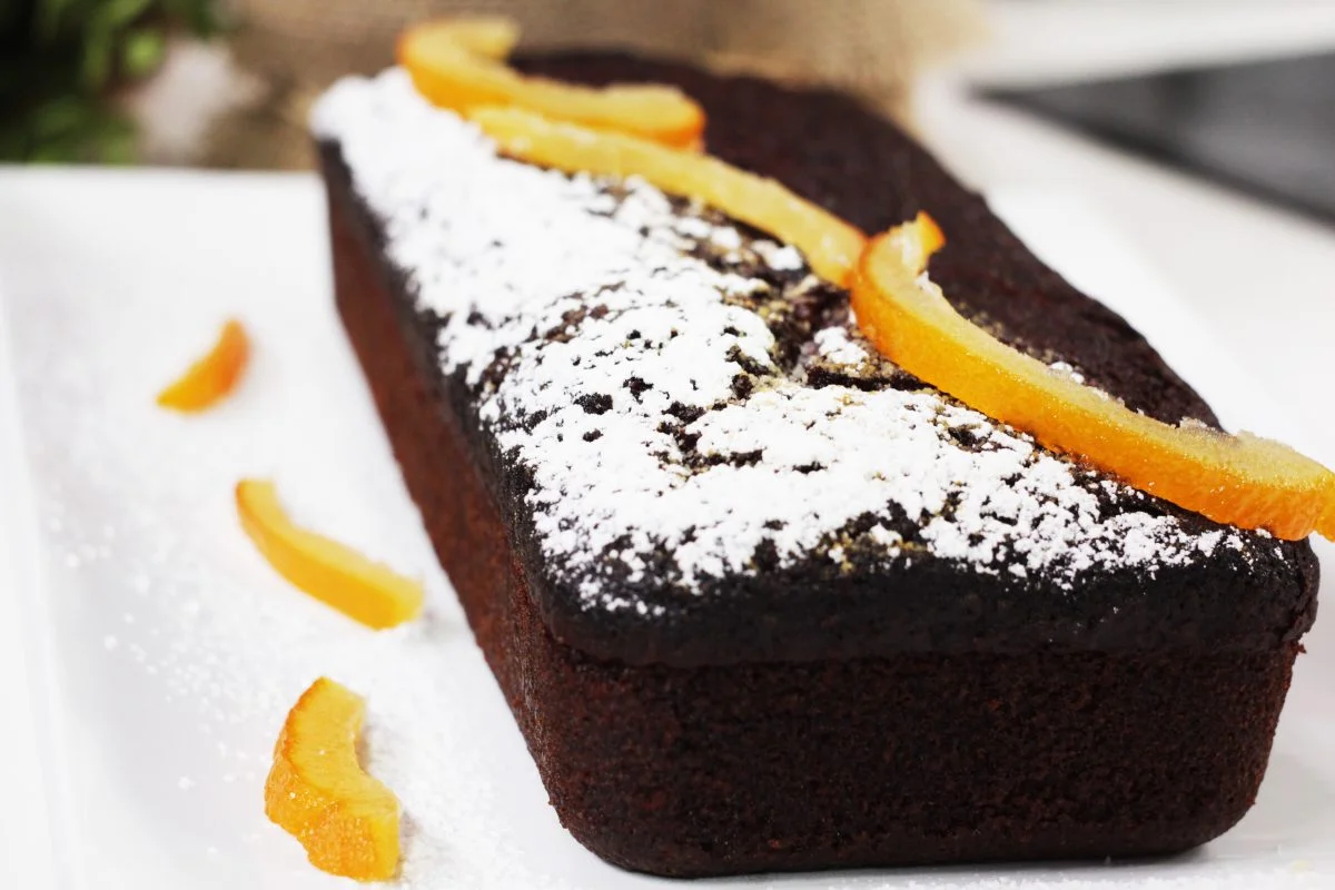 Kakaopflaumenkuchen nur mit Eiweiß: sehr weich!