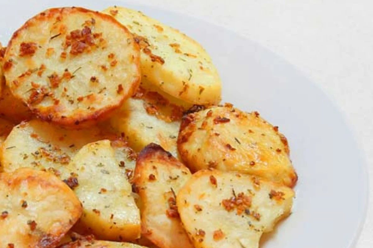 Patate croccanti al forno, come non le hai mai mangiate: ecco il trucco