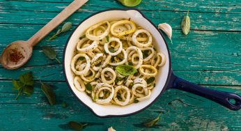 Calamari in padella: un secondo leggero, aromatizzato al limone.