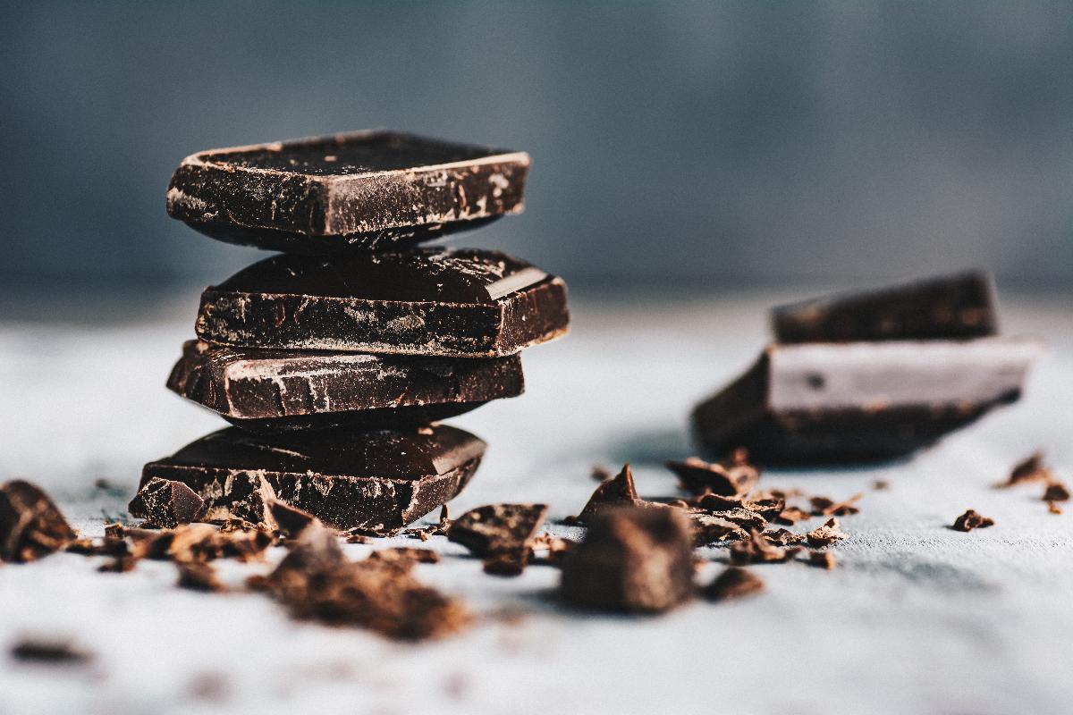 Scopri 7 buoni motivi per mangiare cioccolato. Lo conferma uno studio!