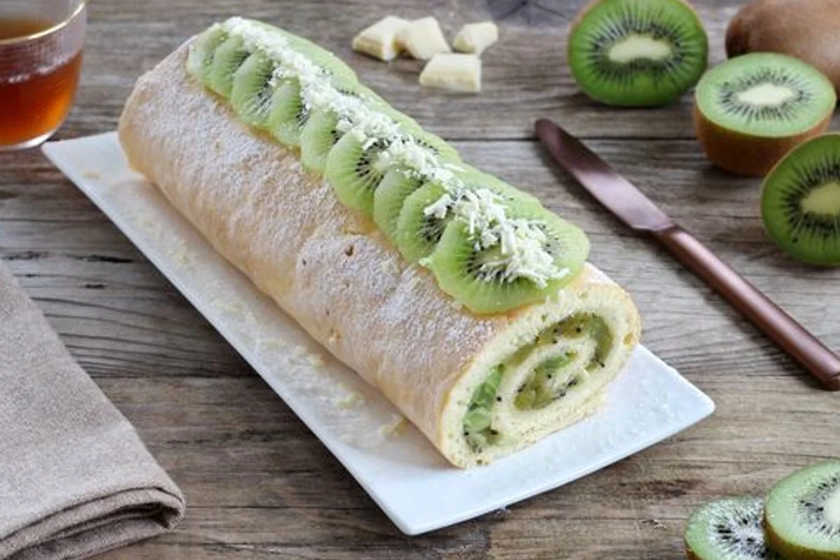 Rotolo al Kiwi e cioccolato bianco: sofficissimo e leggero