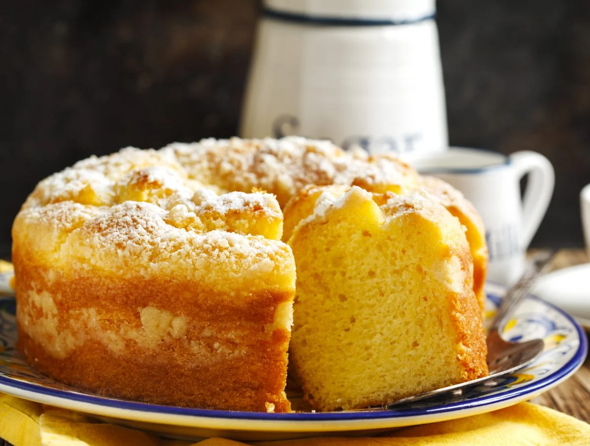 Torta allo yogurt sette vasetti: la torta facile, altissima e super veloce!