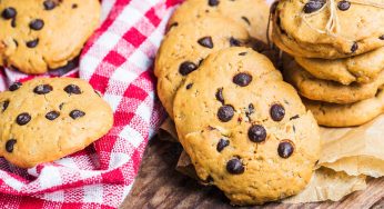 Gocciole fatte in casa: i biscotti tempestati di pepite al cioccolato