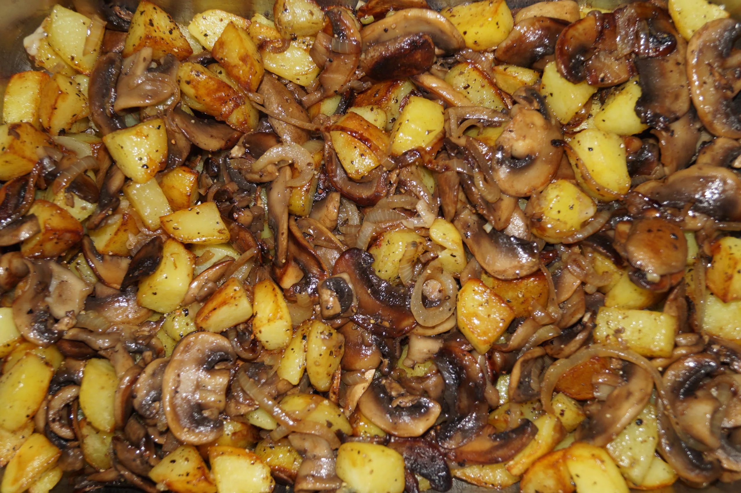 Il contorno super saporito con patate e funghi: solo 170 calorie!