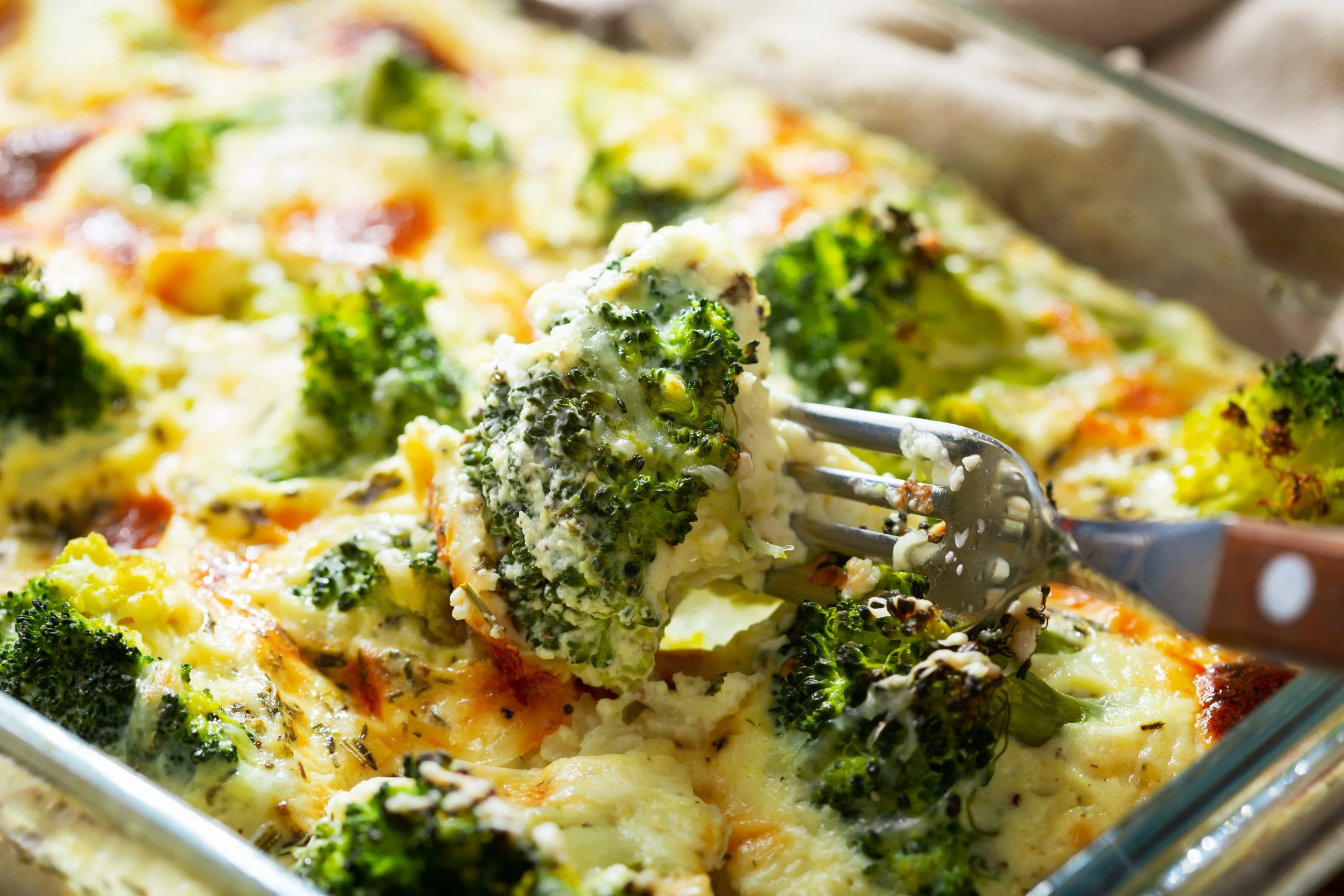 Broccoli e patate in teglia: un piatto saporito con solo 290 calorie!