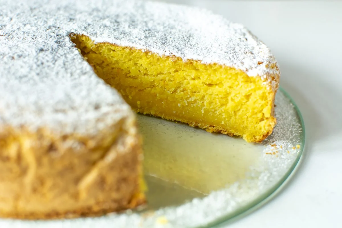 Torta al limone senza burro e farina, sofficissima, solo 150 calorie!