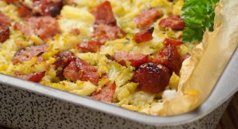 Cavolfiore al forno con salsiccia e provola. Ricetta contadina