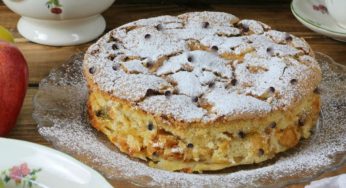 Torta di mele e mascarpone con gocce di cioccolato: versione golosa!