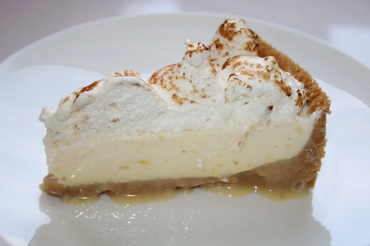 Der supereinfache, cremige Zitronenkuchen ohne Backen!