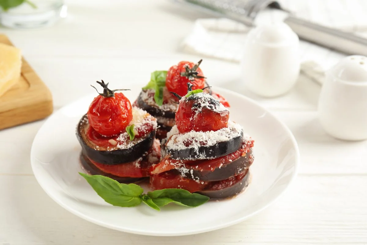 Caprese Millefeuille: ein im Handumdrehen zubereiteter Genuss!