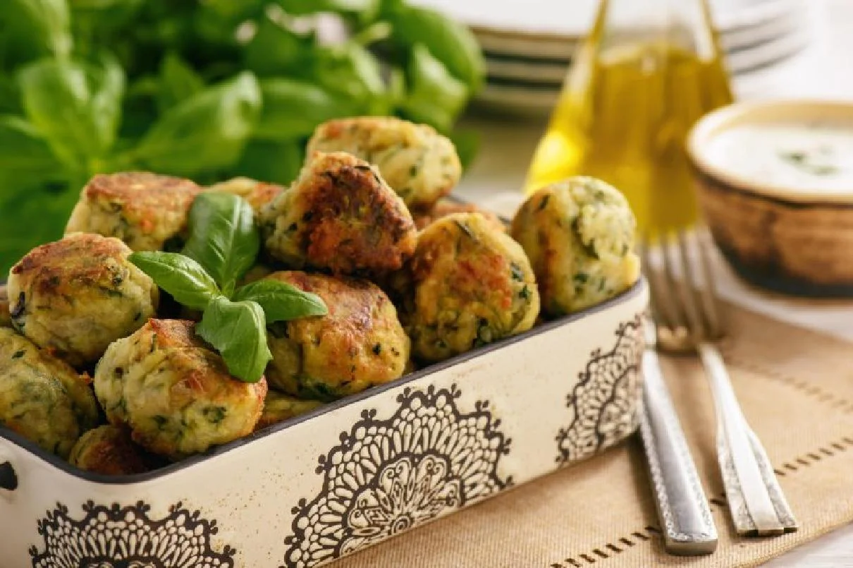 Polpette di zucchine light: provale! Puoi farle fritte o al forno