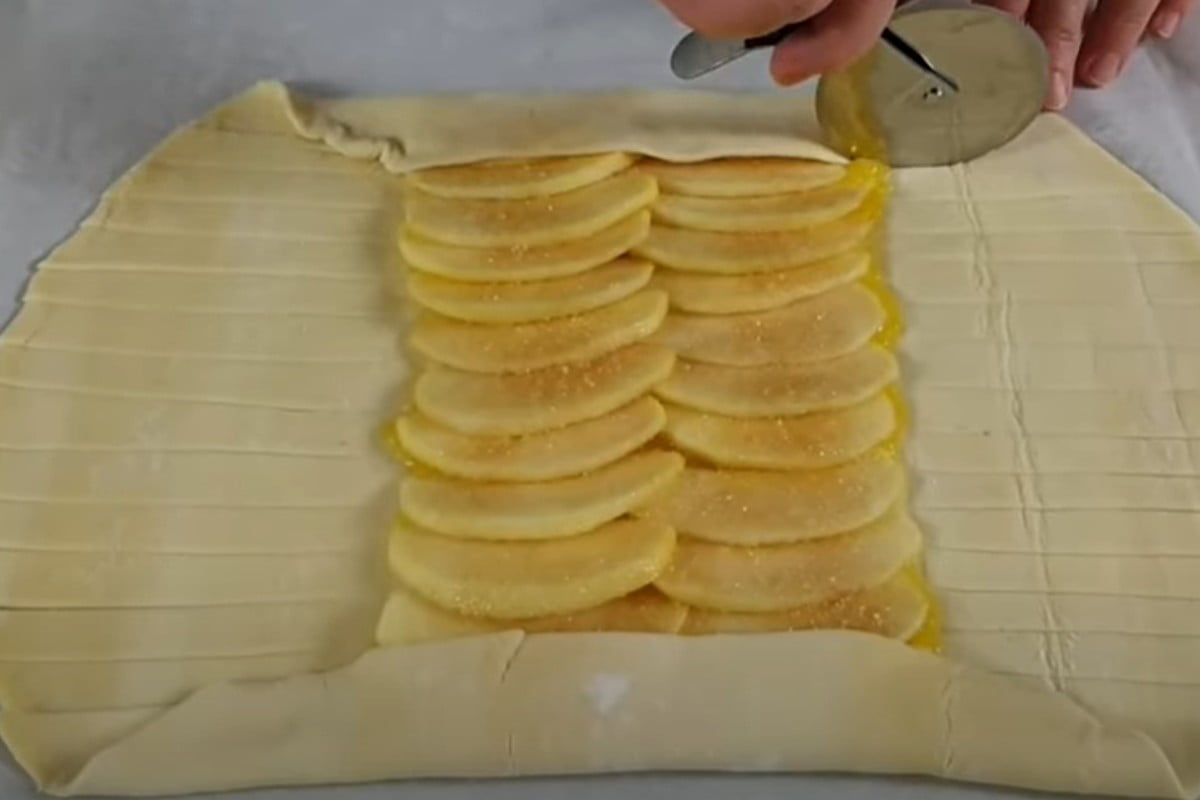 Torta di mele super veloce: ti serve solo della pasta sfoglia e 1 mela