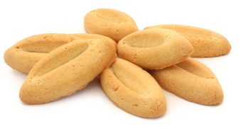 Navette provenzali: teneri biscotti aromatizzati ai fiori di arancio