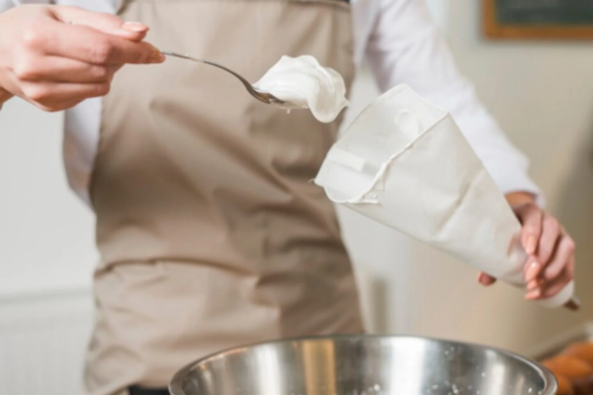 Crema soffice alla ricotta: deliziosa farcitura, golosa al cucchiaio.