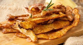 Bucce di patate fritte: scopri questa fantastica ricetta da leccarsi i baffi!