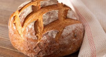 Pane rustico di campagna con farina integrale: genuina bontà