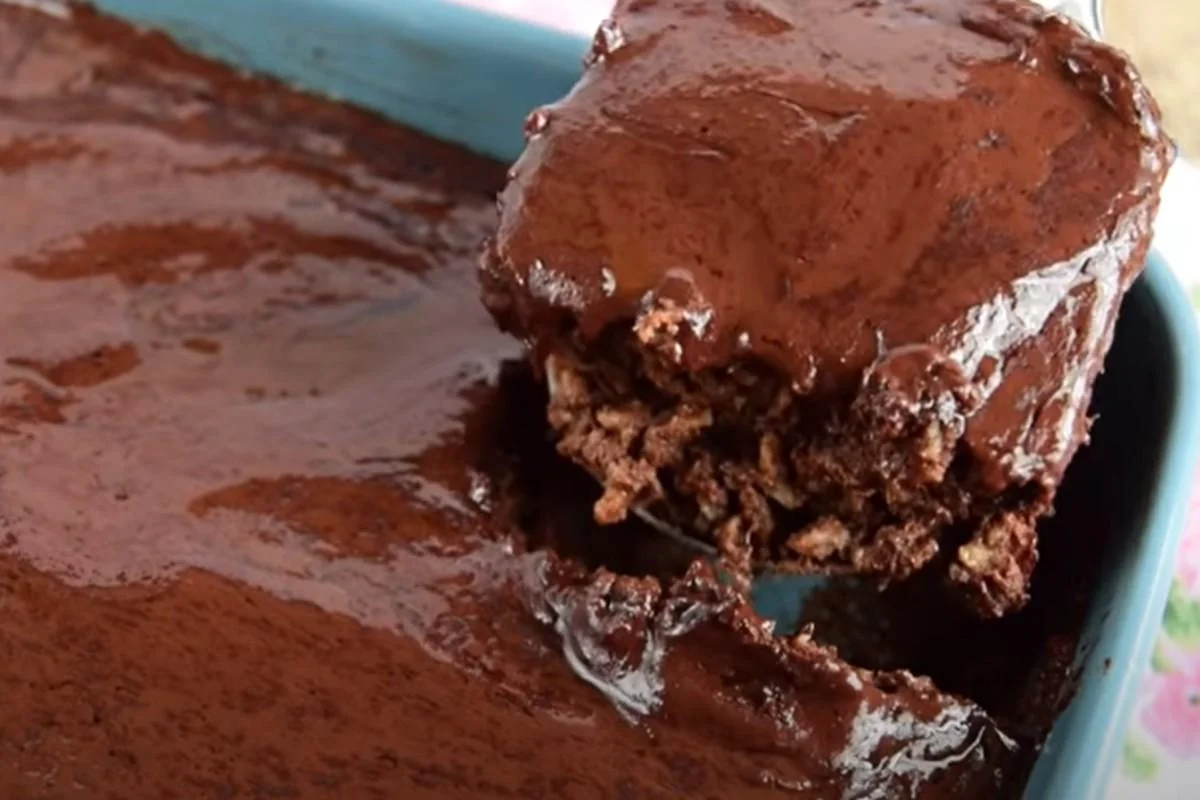 Torta al cioccolato light: senza zucchero né farina