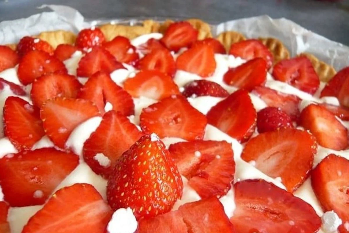 Crostata con fragole e mascarpone senza cottura: una vera sciccheria!