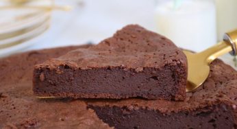 Torta 2 ingredienti: tanto cioccolato e 5 uova, senza glutine. Divina!