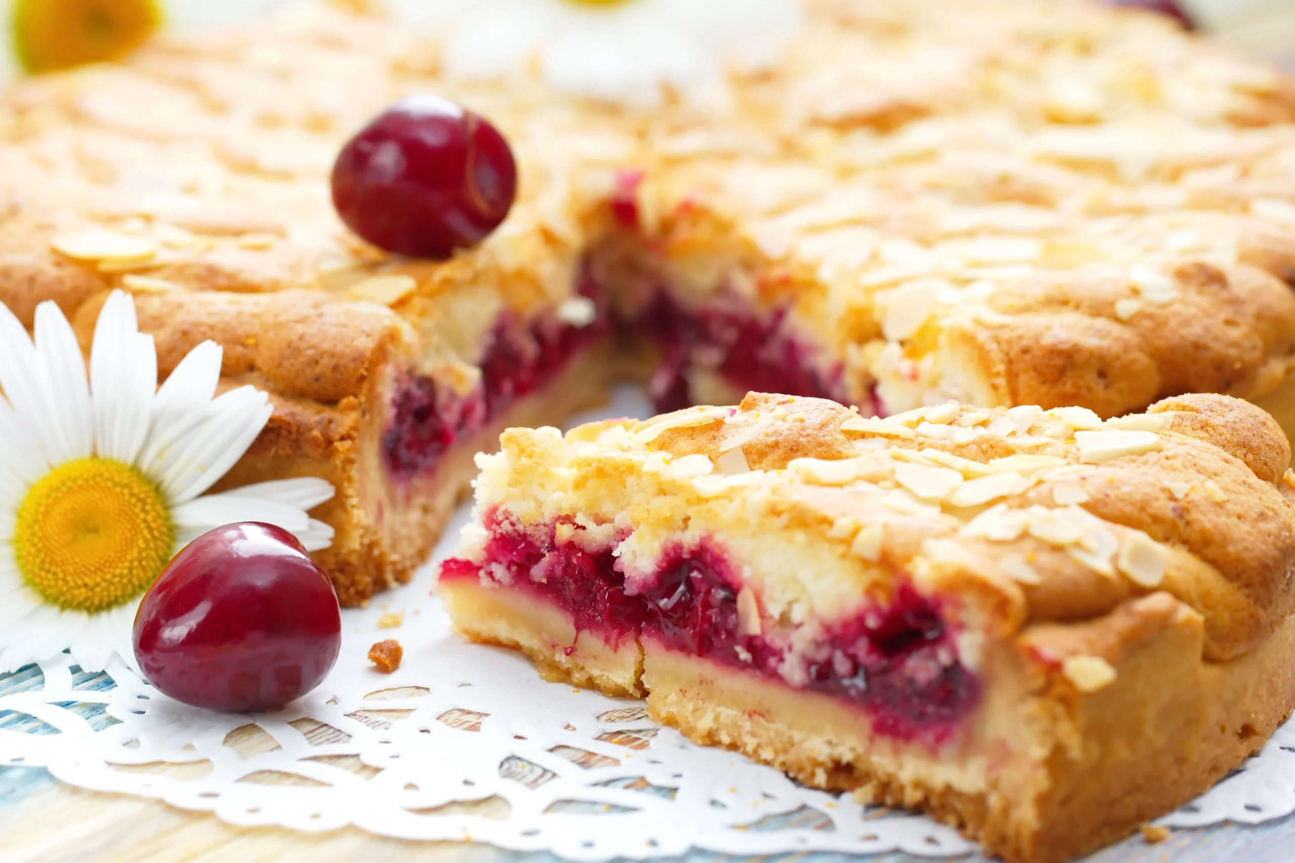 Crostata senza burro, ma con ricotta e marmellata. Solo 180 calorie!