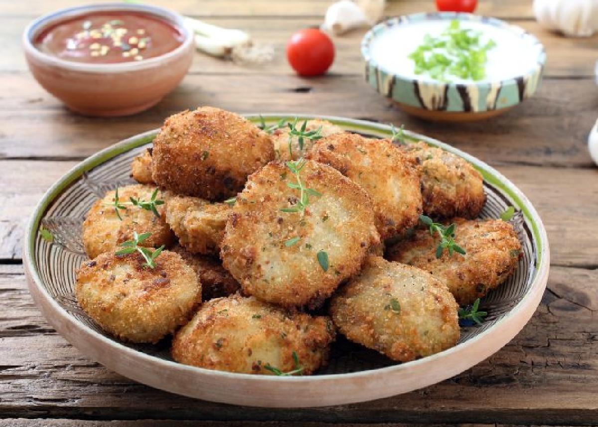 Polpette filanti con pane, tonno e scamorza: deliziose!