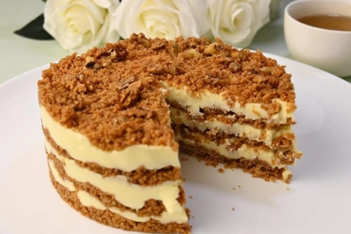 La torta deliziosa pronta in 5 minuti: senza forno né biscotti