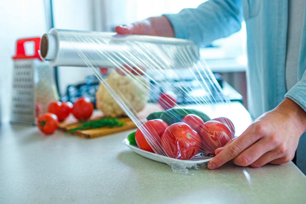 Pellicola alimentare: contiene plastica e ftalati. Sono solo 4 i prodotti sicuri