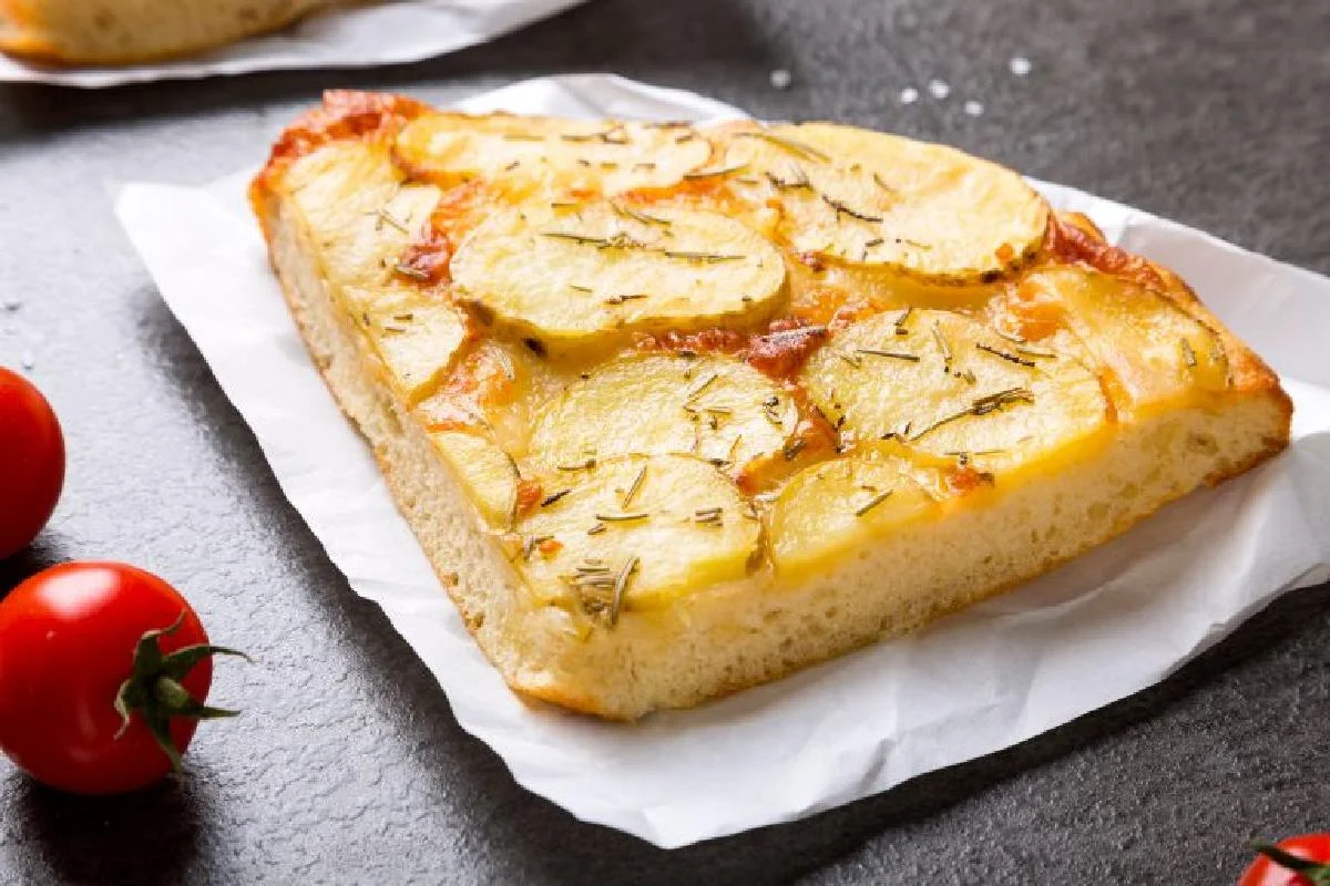 Pizza con le patate fai da te: la ricetta perfetta e super saporita!