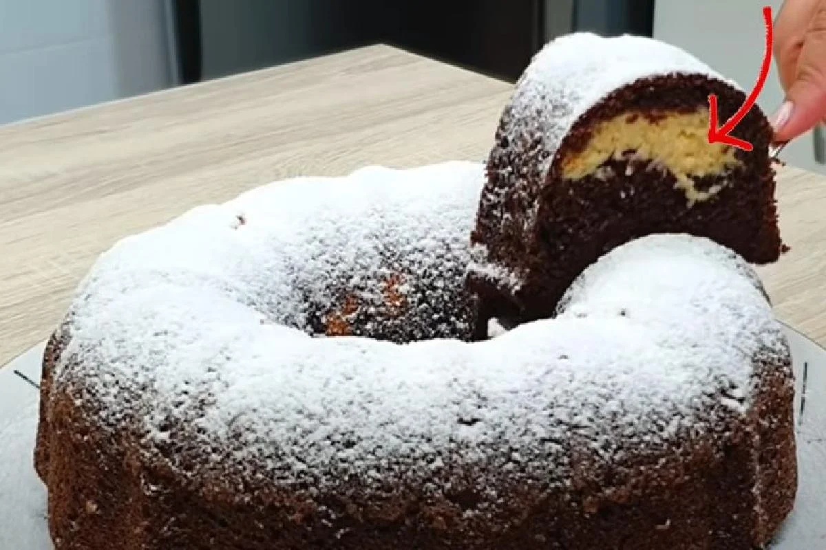 Ciambellone della nonna con la crema: lo sforni già farcito!