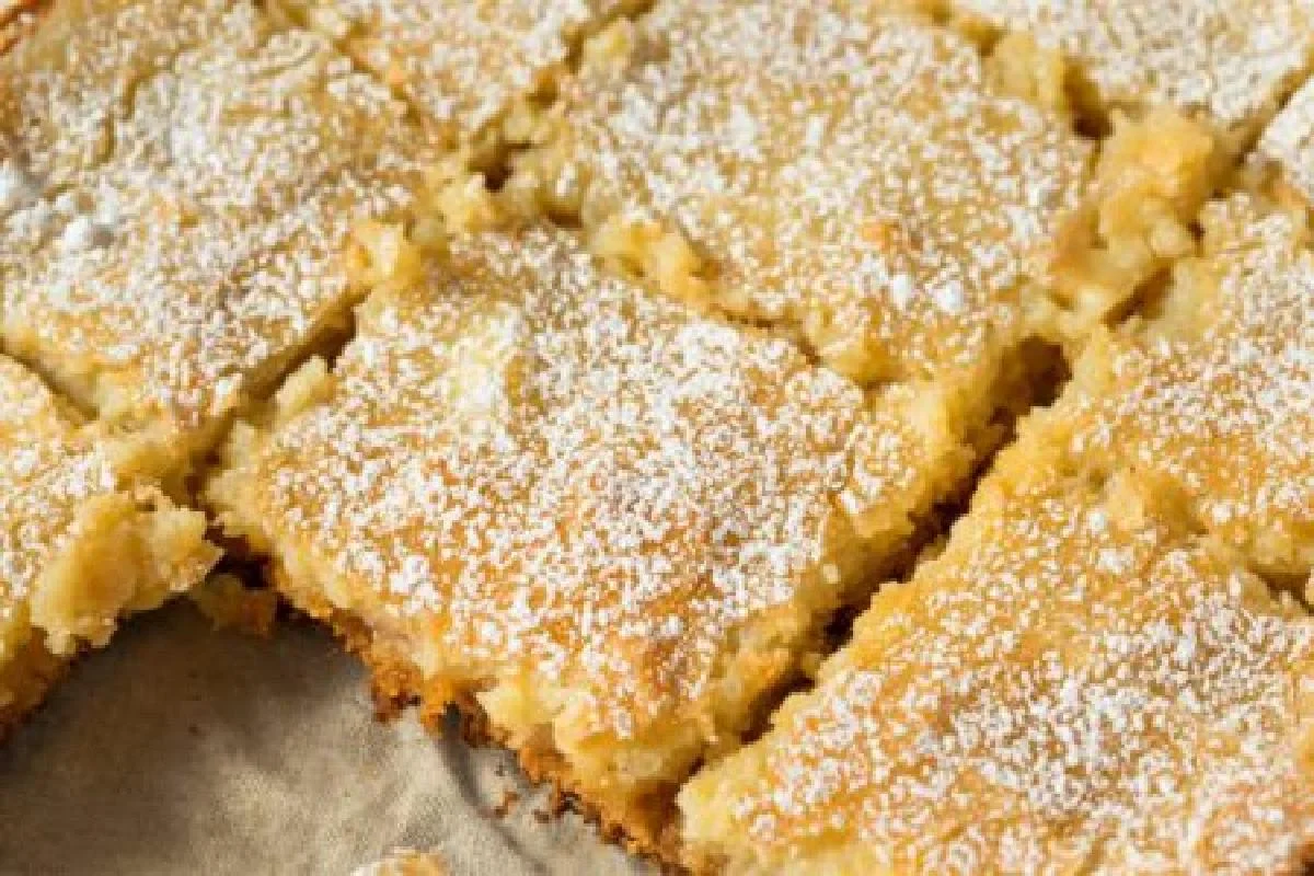 Un pezzo tira l’altro! La torta di mele golosa, ne serviranno solo 2 per questo dolce. Solo 120 Kcal