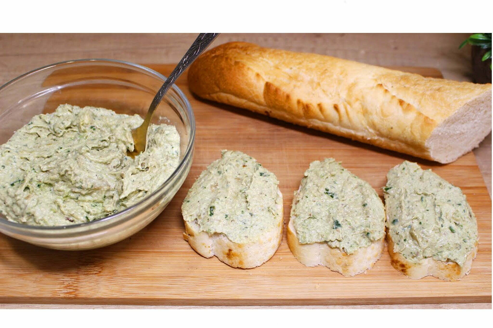 Pesto di melanzane diet: spalmatelo sul pane o condite la pasta, ha solo 85 Kcal!