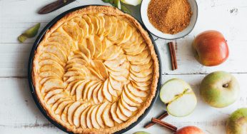 Torta di mele in pasta sfoglia: in tavola in solo 10 minuti!