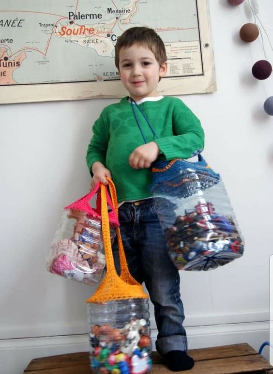 Ricicla le bottiglie di plastica