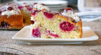 La torta ai frutti di bosco: un impasto veloce con solo 160 calorie!