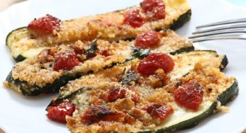 Zucchine gratinate al forno con pomodorini: la nonna li faceva così!