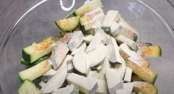 Versa la farina sulle zucchine: la nuova ricetta pronta In 5 minuti!