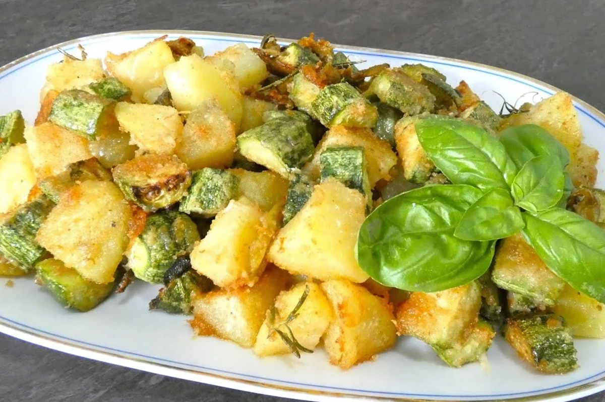 Ti svelo come mia nonna faceva le Zucchine e patate al forno | Più buone di quelle fritte!