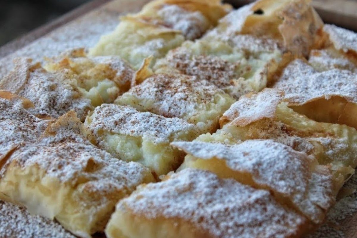 Bougatsa